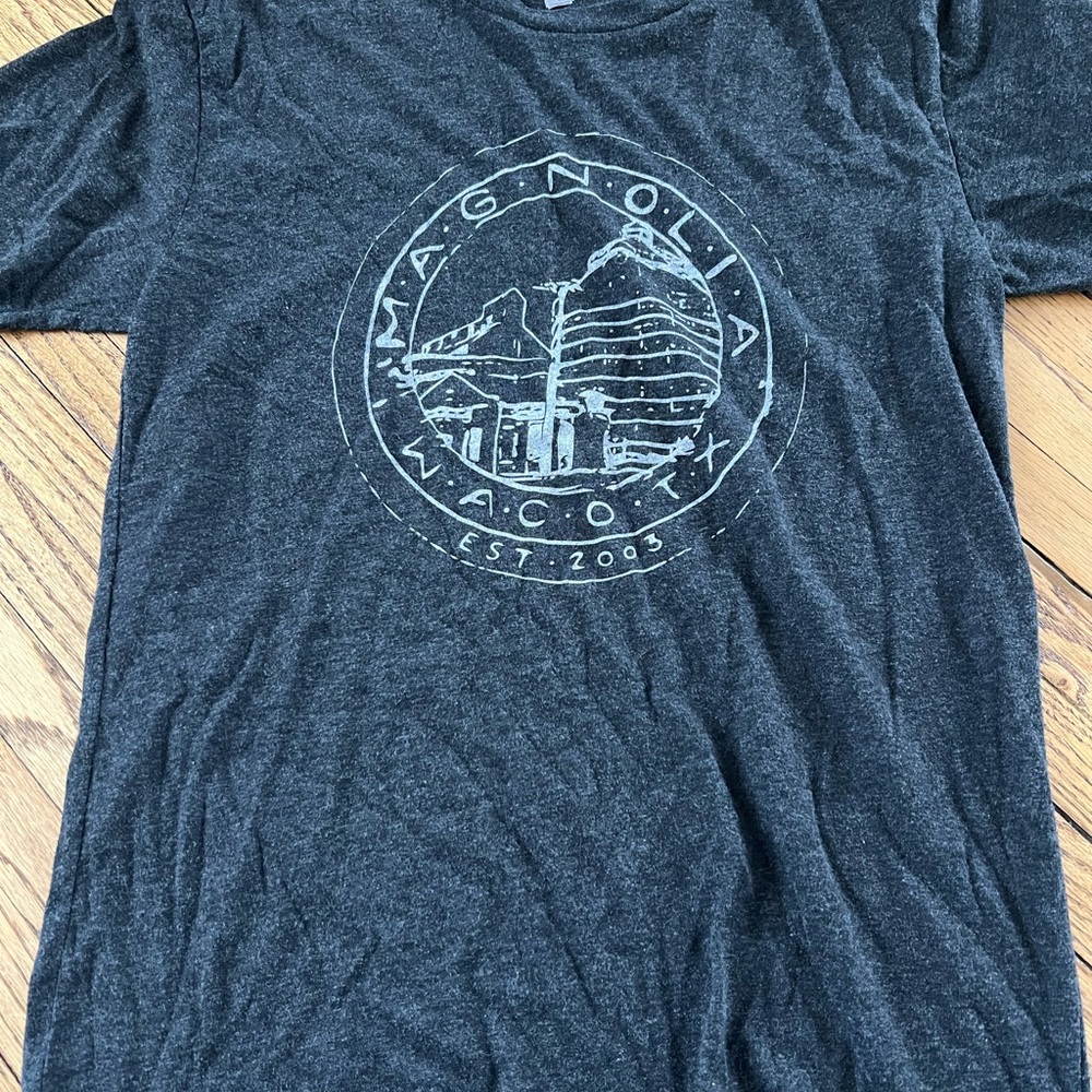 Magnolia Women's Charcoal Graphic Tee